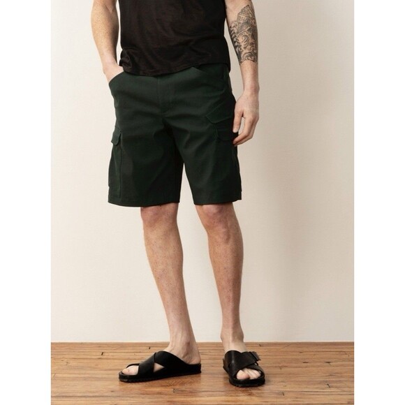 Outlier The Future Cargo Shorts Men's Size 32 Comfort Two-Way-Stretch Material - Picture 2 of 10